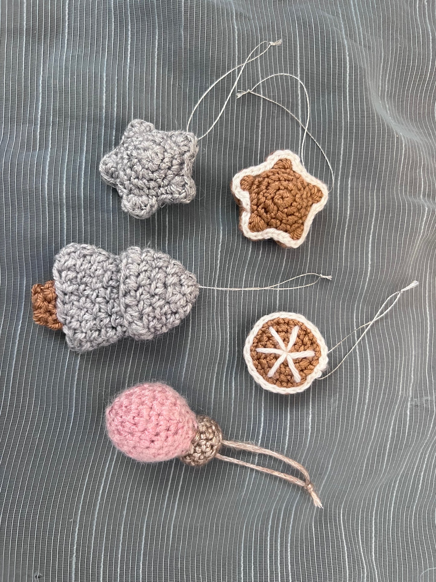 Set of 5 Christmas ornaments