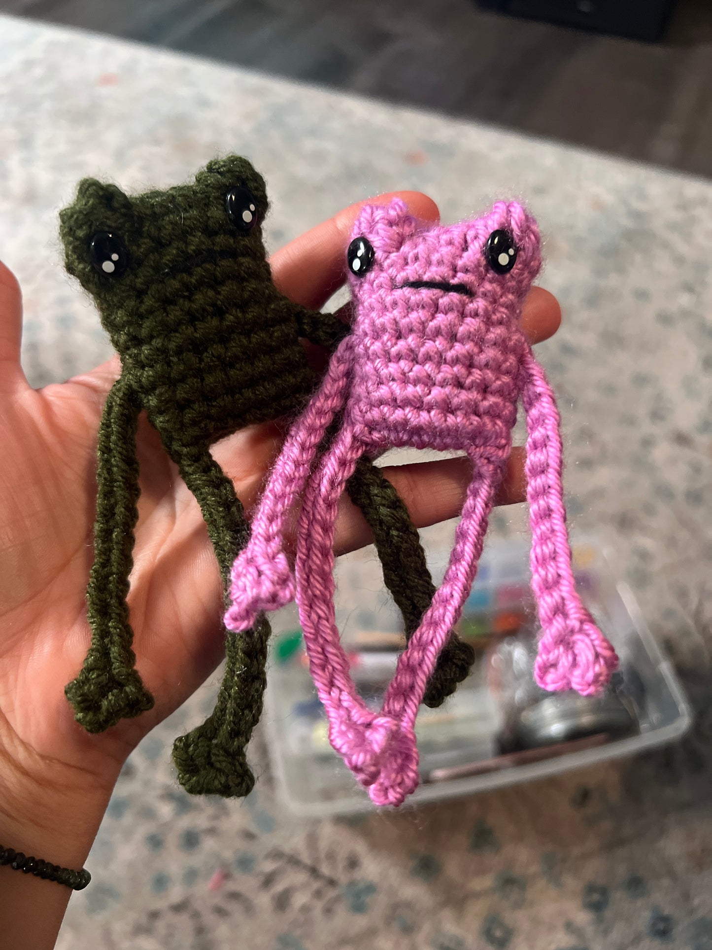 crochet leggy frog