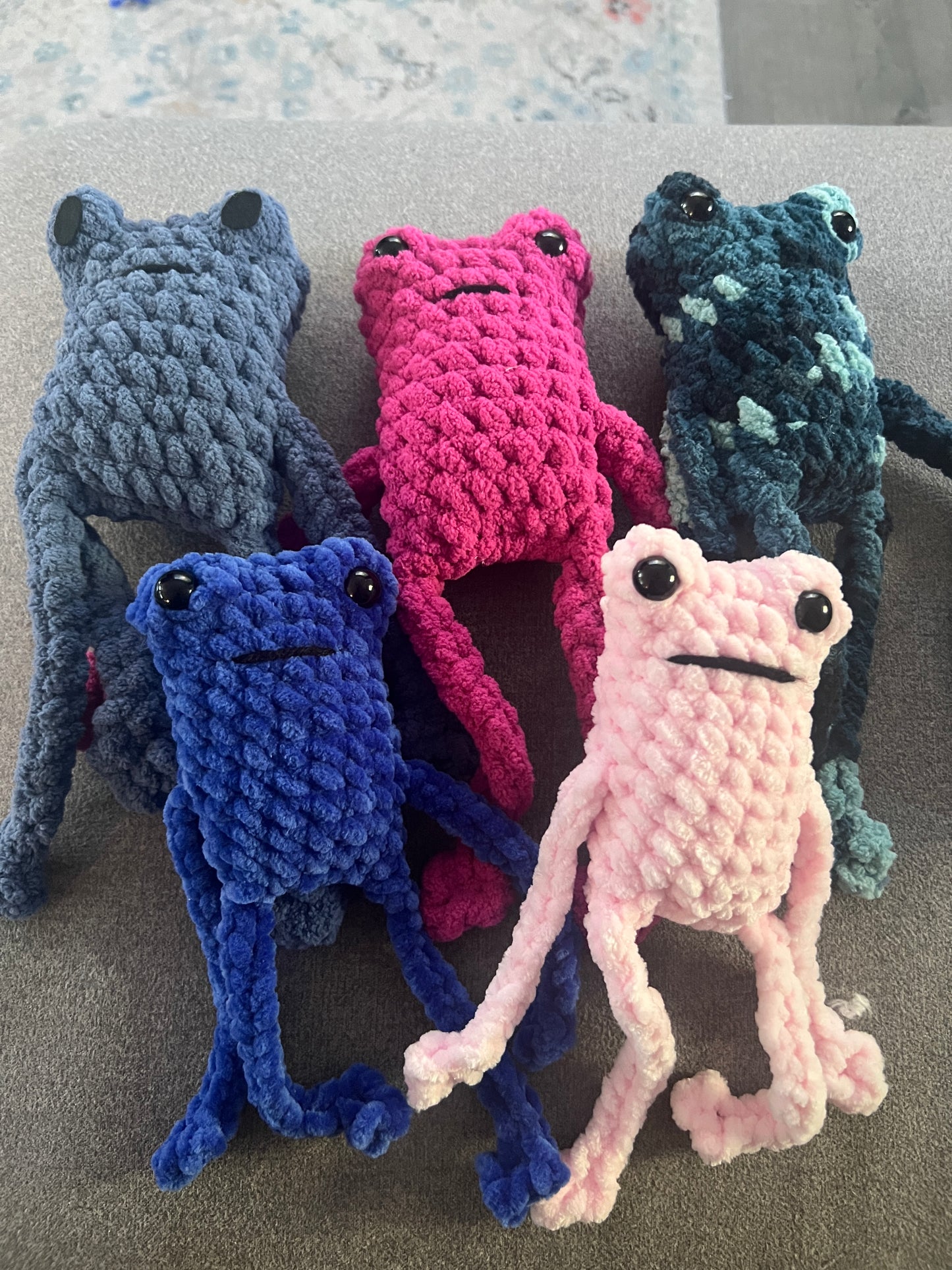 crochet leggy frog